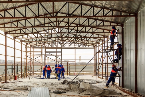 Constru&ccedil;&atilde;o de galp&otilde;es e estruturas met&aacute;licas